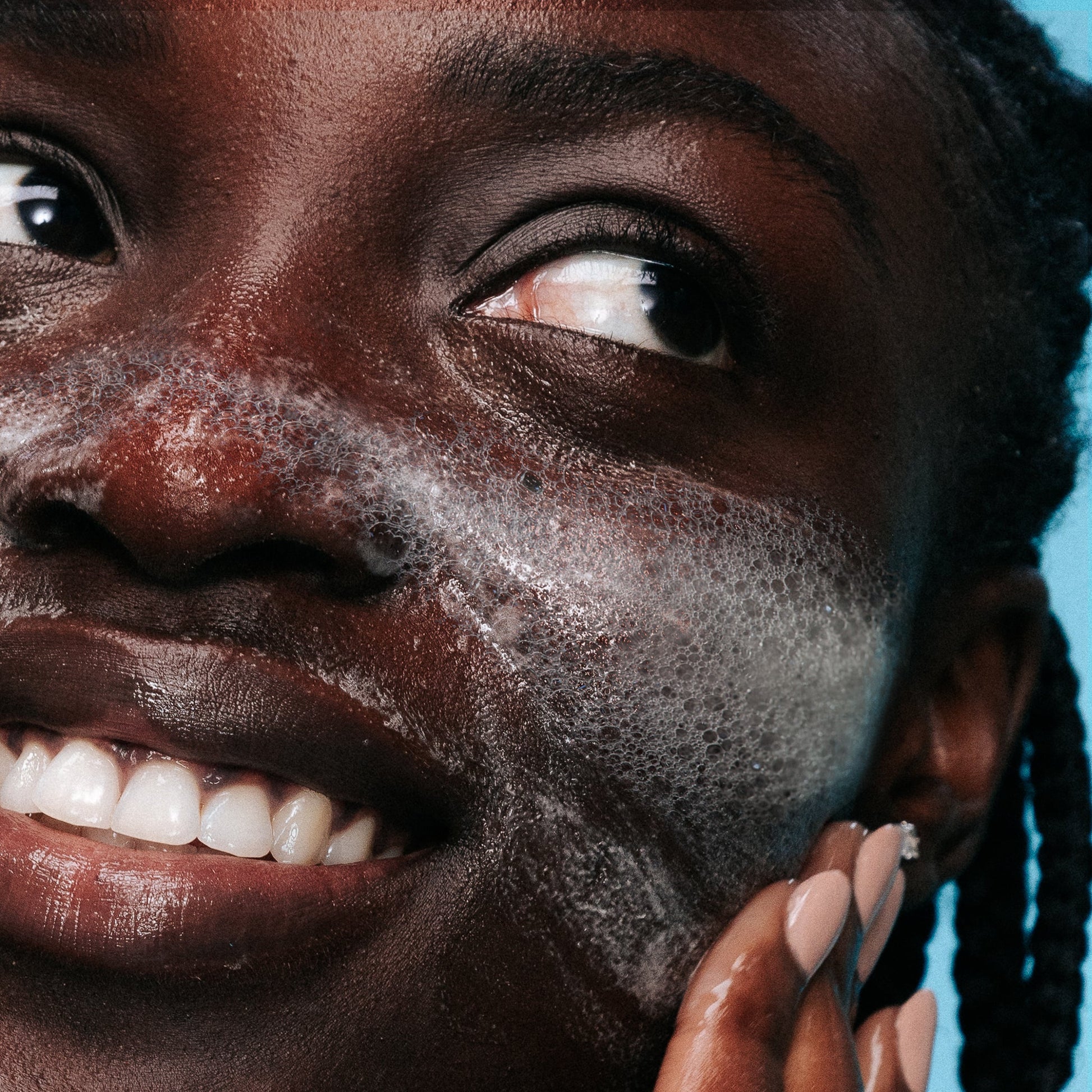 model cleansing face
