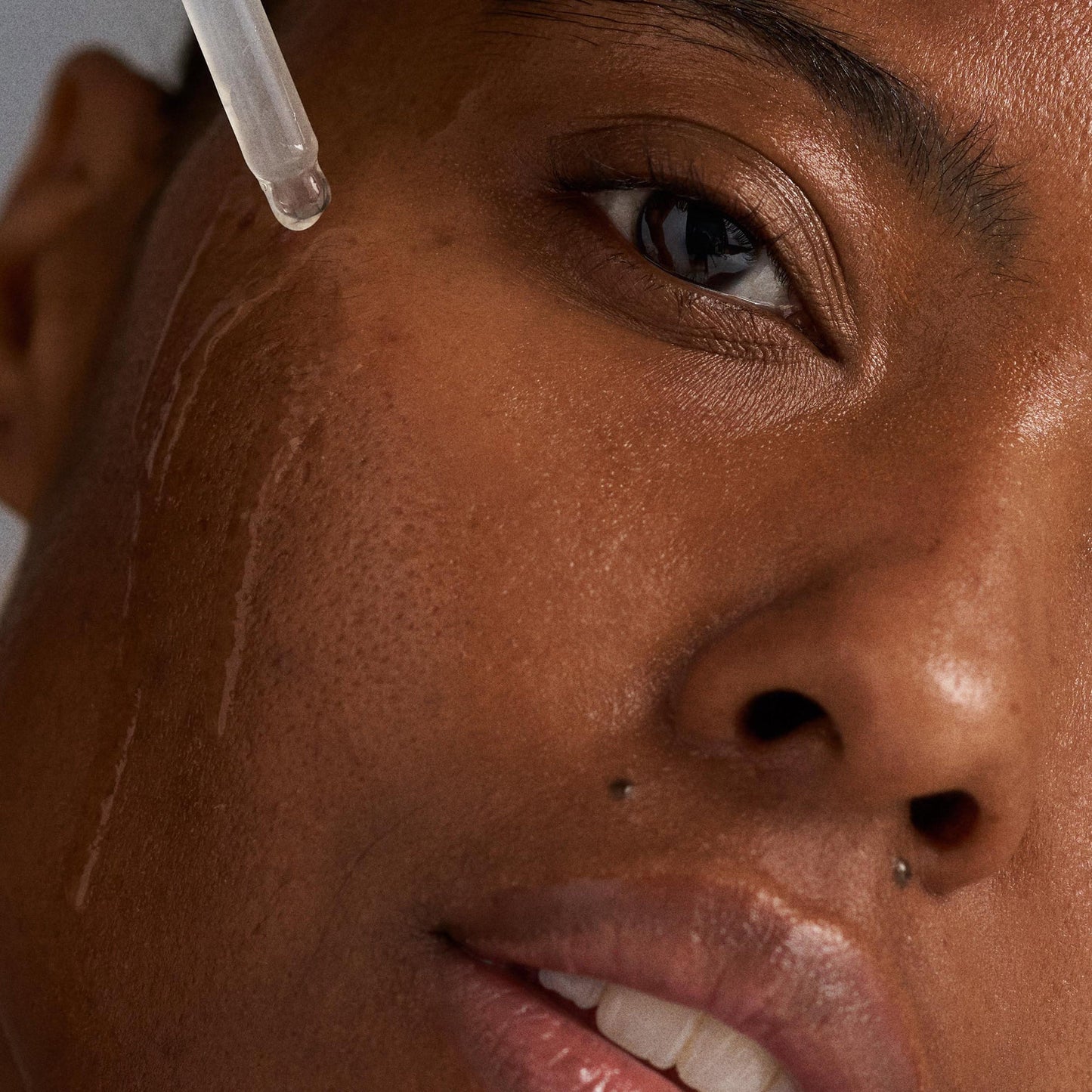 circular hydration serum model