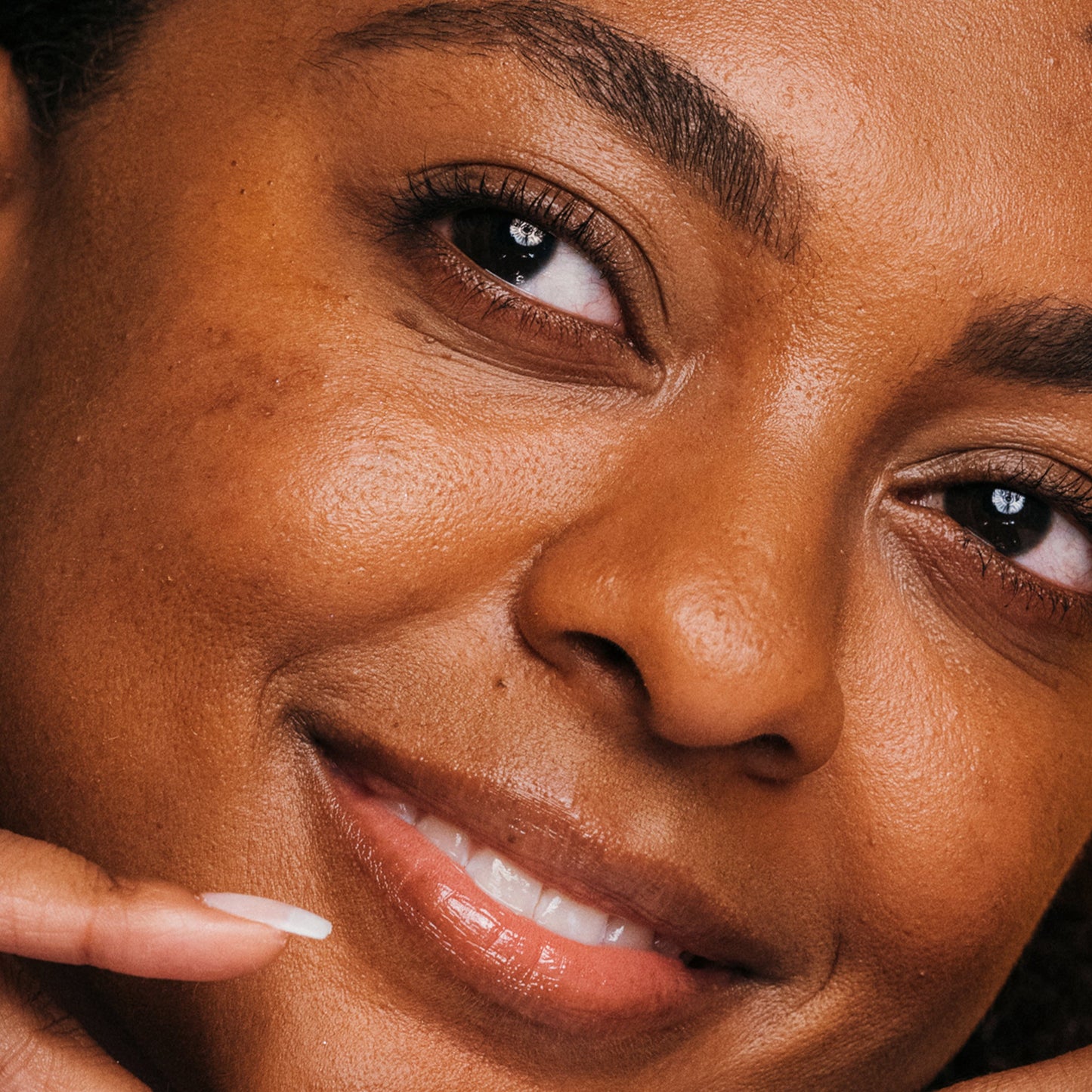 Model with glowy skin 